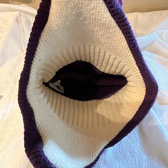 Smiley Wool Hat - Picture 6 of 9